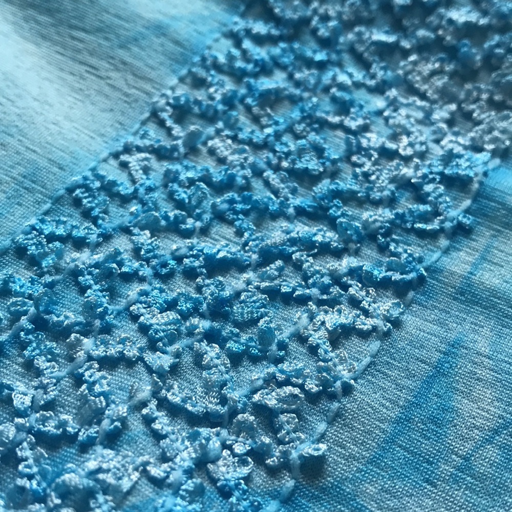Embroidered top - Picture 3 of 6